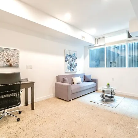 Modern 2Br Apartment - Near Downtown